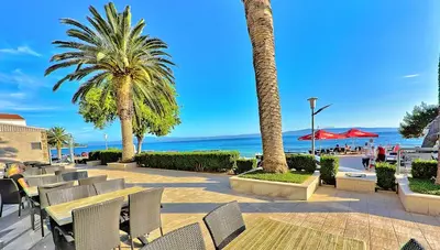 Chorvátsko - Podgora - Hotel Sirena - terasa