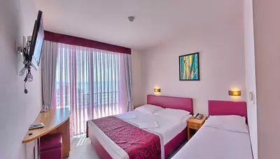 Chorvátsko - Podgora - Hotel Sirena - izba pre 3 osoby