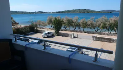 Chorvátsko - Vodice - Srima - apartmány Adria - výhľad z balkóna Chorvátsko - Vodice - Srima - apartmány Adria - výhľad z balkóna