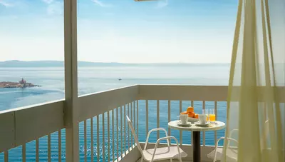 Chorvátsko - Makarska - Dalmacija Places hotel - balkón Chorvátsko - Makarska - Dalmacija Places hotel - balkón