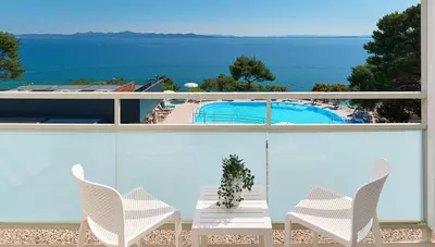 Chorvátsko - Petrčane - hotel Pinija - rodinná izba 2+2 Premium orientovaná na morskú stranu