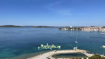 Chorvátsko - Vodice - Hotel Olympia Sky - pláž Chorvátsko - Vodice - Hotel Olympia Sky - pláž