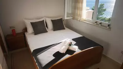 Chorvátsko - Omiš - Nemira - apartmány Mateo Andrea - spálňa Chorvátsko - Omiš - Nemira - apartmány Mateo Andrea - spálňa