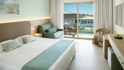 Cyprus - Ayia Napa - Hotel Asterias Beach - dvojlôžková izba bočne orientovaná na morskú stranu Cyprus - Ayia Napa - Hotel Asterias Beach - dvojlôžková izba bočne orientovaná na morskú stranu