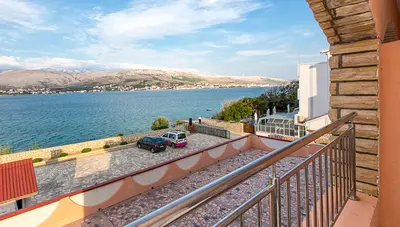 Chorvátsko - ostrov Pag - Pag - apartmány Robert - výhľad Chorvátsko - ostrov Pag - Pag - apartmány Robert - výhľad