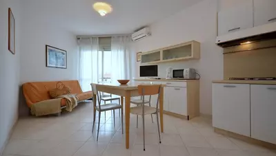 Lignano - Sabbiadoro - Rezidencia - Cristallo - apartmán - B2+2 - obývacia - časť