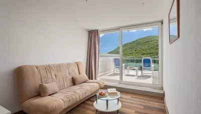 Chorvátsko - Istria - Rabac - hotel Narcis - izba 2+2 na morskú stranu