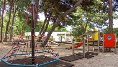 Chorvátsko - Vodice - komplex Imperial Green - ihrisko Chorvátsko - Vodice - komplex Imperial Green - ihrisko