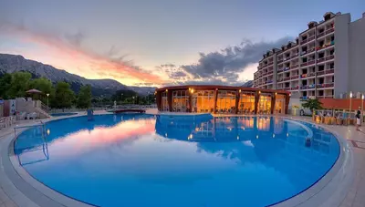 Chorvátsko - ostrov Krk - Baška - hotel Corinthia Baška - bazén