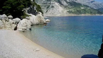 Chorvátsko - Omiš - pláž Chorvátsko - Omiš - pláž