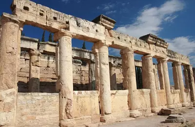 Pamukkale - antické mesto Hierapolis