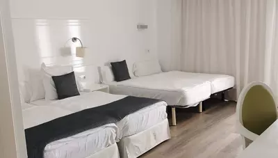 Mallorca - Cala Millor - Hotel Morito - izba s 2 prístelkami Mallorca - Cala Millor - Hotel Morito - izba s 2 prístelkami