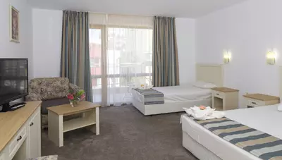 Bulharsko - Slnečné pobrežie - hotel Mena Palace - rodinná izba Deluxe Bulharsko - Slnečné pobrežie - hotel Mena Palace - rodinná izba Deluxe