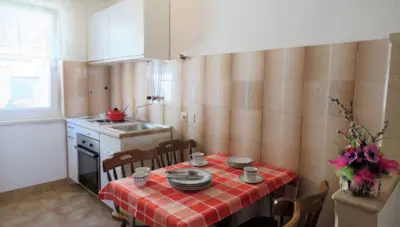 Chorvátsko - Omiš - Apartmány Musac - A4 - kuchyňa s jedálňou