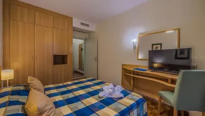 Chorvátsko - o.Brač - Supetar - Labranda Velaris Village - izba na parkovú stranu Chorvátsko - o.Brač - Supetar - Labranda Velaris Village - izba na parkovú stranu