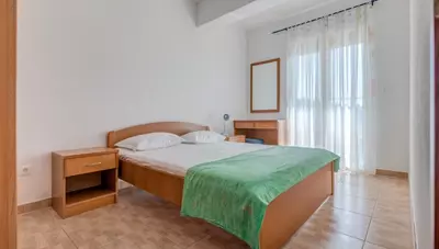 Chorvátsko - Baška Voda - apartmány Ruža Nikolina - apartmán 4+2 - spálňa Chorvátsko - Baška Voda - apartmány Ruža Nikolina - apartmán 4+2 - spálňa
