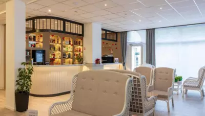 Chorvátsko - Crikvenica - Mediteran Hotel by Aminess - lobby bar Chorvátsko - Crikvenica - Mediteran Hotel by Aminess - lobby bar