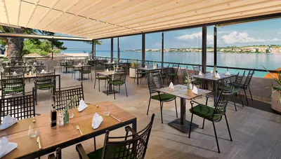 Chorvátsko - Petrčane - hotel Pinija - reštaurácia Lanterna