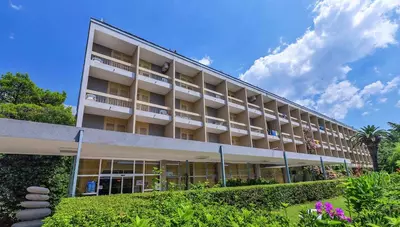 Chorvátsko - Baško Polje - Hotel Alem - pohľad na hotel