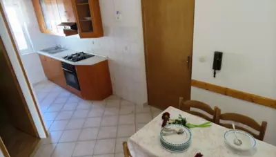 Chorvátsko - Omiš - Apartmány Musac - A4 - kuchyňa a jedáleň