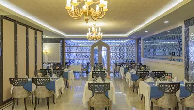 Turecko - Side - Hotel Royal Alhambra Palace - reštaurácia