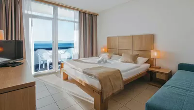 Chorvátsko - o.Krk - Njivice - Magal Hotel by Aminess - izba Comfort morská strana