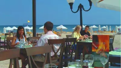 Bulharsko - Slnečné pobrežie - Royal Palace Helena Park - terasa na pláži Bulharsko - Slnečné pobrežie - Royal Palace Helena Park - terasa na pláži