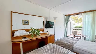 Chorvátsko - Makarska - hotel Biokovka - izba orientovaná na hory Chorvátsko - Makarska - hotel Biokovka - izba orientovaná na hory