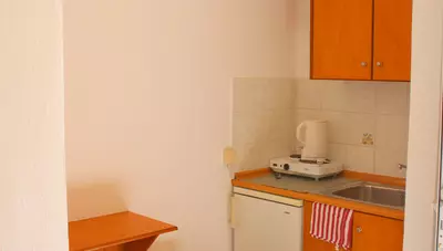 Rhodos - Faliraki - Štúdiá Elpida Beach - kuchynský kútik Rhodos - Faliraki - Štúdiá Elpida Beach - kuchynský kútik