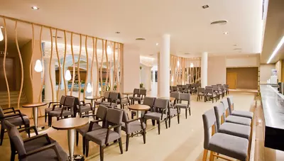 Bulharsko - Slnečné pobrežie - Evrika Beach Club Hotel - lobby bar Bulharsko - Slnečné pobrežie - Evrika Beach Club Hotel - lobby bar