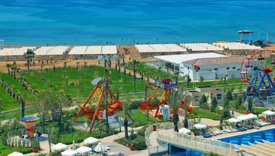 Turecko - Side - Hotel Royal Alhambra Palace - pláž