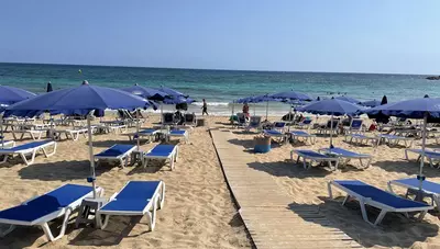 Cyprus - Ayia Napa - pláž v letovisku Cyprus - Ayia Napa - pláž v letovisku