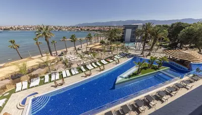 Chorvátsko - Pag - Novalja - hotel Liberty S - bazén Chorvátsko - Pag - Novalja - hotel Liberty S - bazén