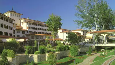 Bulharsko - Slnečné pobrežie - Royal Palace Helena Park - záhrada