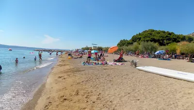 Chorvátsko - Omiš - pláž Chorvátsko - Omiš - pláž