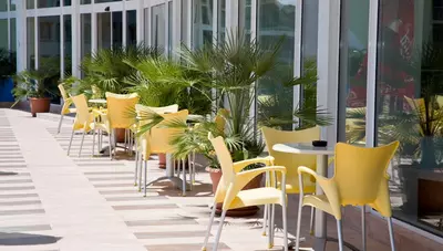 Bulharsko - Slnečné pobrežie - Hotel Trakia Plaza - terasa Bulharsko - Slnečné pobrežie - Hotel Trakia Plaza - terasa