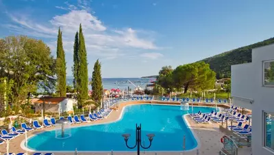 Chorvátsko - Istria - Rabac - hotel Mimosa Lido Palace - bazén Chorvátsko - Istria - Rabac - hotel Mimosa Lido Palace - bazén