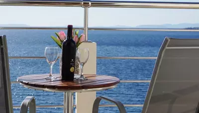 Chorvátsko - Omiš - Nemira - apartmány Mateo Andrea - balkón s posedením Chorvátsko - Omiš - Nemira - apartmány Mateo Andrea - balkón s posedením