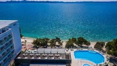 Chorvátsko - Petrčane - hotel Pinija - bazén