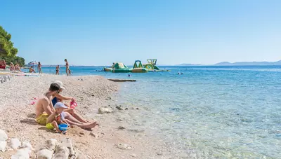 Chorvátsko - Petrčane - hotel Pinija - pláž