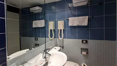 Chorvátsko - Biograd na Moru - hotel Ilirija - izba Superior - kúpeľňa Chorvátsko - Biograd na Moru - hotel Ilirija - izba Superior - kúpeľňa