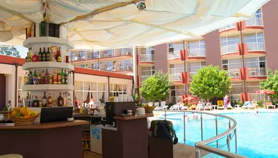 Bulharsko - Slnečné pobrežie - Hotel Astoria - pool bar Bulharsko - Slnečné pobrežie - Hotel Astoria - pool bar