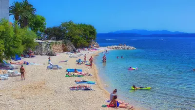 Chorvátsko - Podgora - Hotel Sirena - pláž