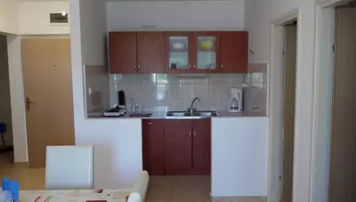 Chorvátsko - Vodice - Srima - apartmány Poseidon - kuchynský kút Chorvátsko - Vodice - Srima - apartmány Poseidon - kuchynský kút