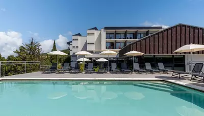 Chorvátsko - Crikvenica - hotel Ad Turres - bazén na terase hotela