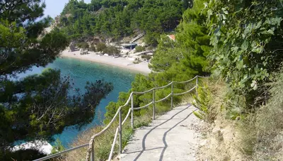Chorvátsko - Omiš - Mimice - villa Kennedy - pláž