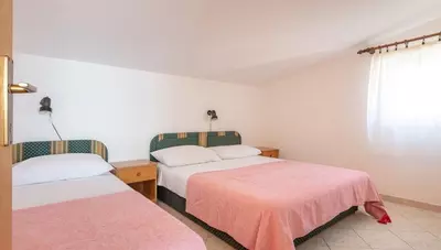 Chorvátsko - Omiš - Nemira - Apartmány Lana - spálňa Chorvátsko - Omiš - Nemira - Apartmány Lana - spálňa