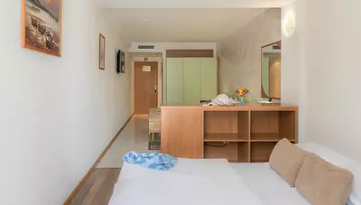 Chorvátsko - Istria - Rabac - hotel Narcis - izba orientovaná na morskú stranu Chorvátsko - Istria - Rabac - hotel Narcis - izba orientovaná na morskú stranu