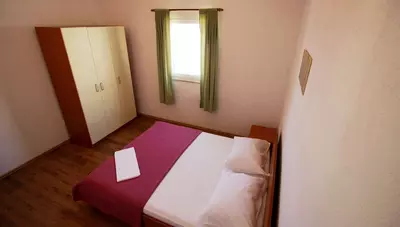 Chorvátsko - Omiš - Nemira - Vila Marko - apartmán 1/6(+2) - spálňa Chorvátsko - Omiš - Nemira - Vila Marko - apartmán 1/6(+2) - spálňa