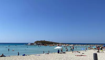Cyprus - Ayia Napa - pláž Nissi beach Cyprus - Ayia Napa - pláž Nissi beach